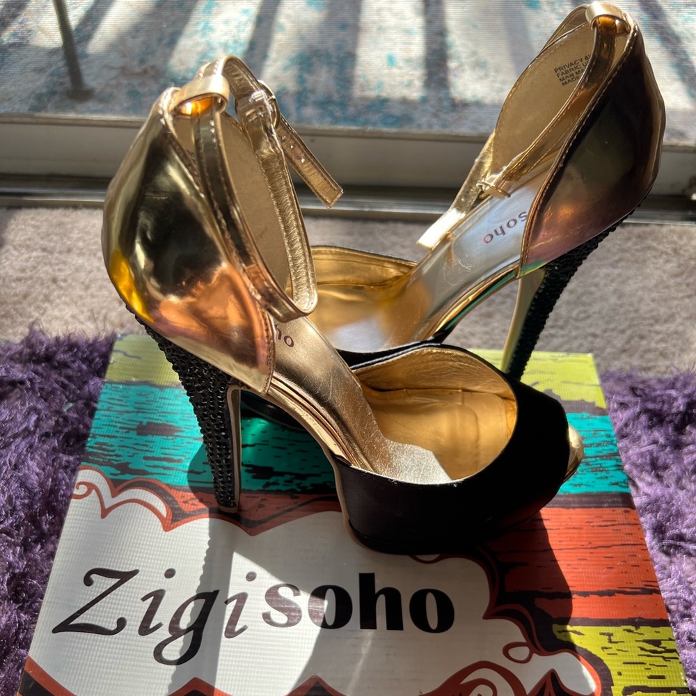 Black/Gold Platform heels